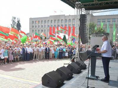 Лукашенко заявил, что в его поддержку на митинги вышли 3 млн человек. СМИ подсчитали, что цифра преувеличена