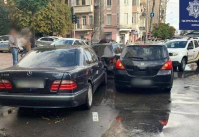 Водитель "под кайфом" устроил аварию в центре Киева