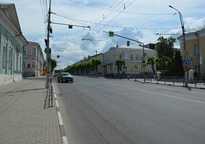На перекрестке улиц Ленина и Право-Лыбедской поставят светофор
