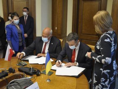 Украина и Польша подписали декларацию об обмене налоговой информацией