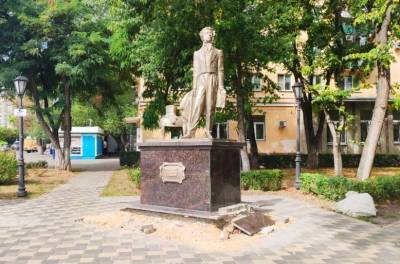В Липецке завершается реконструкция памятника Пушкину