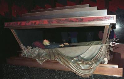 В РПЦ заявили, что Ленина рано или поздно придется похоронить