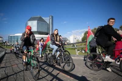 Фотофакт. Сторонники Лукашенко устроили велопробег в Минске
