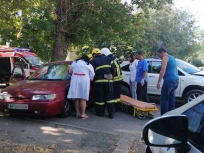 В центре Николаева Lexus врезался в «Ладу»: пострадали дети