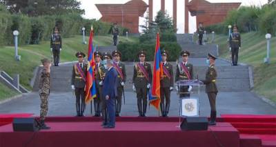 "Им может стать каждый": Пашинян на церемонии вручения звания Национального героя