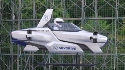 Японская компания разработала летающий автомобиль, который совершил первый полет с человеком