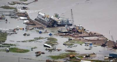 Ущерб от урагана "Лаура" в США оценили в десяток миллиардов