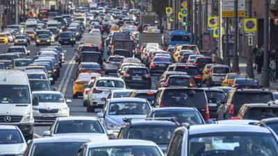 Число машин на дорогах Москвы в конце августа выросло на 6%