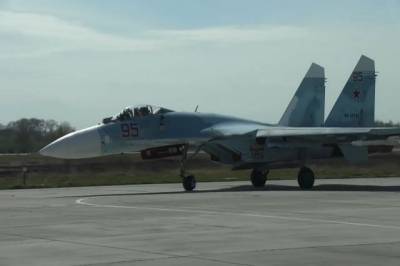Истребитель Су-27 перехватил самолет-разведчик США над Черным морем