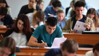 "Другой" очный формат: как в России начнется учебный год в вузах