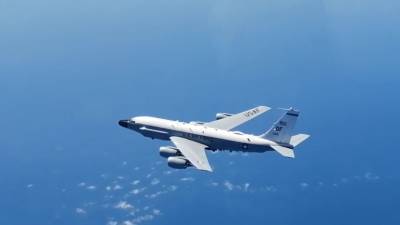Российский истребитель перехватил самолёт-разведчик США над Балтийским морем — видео