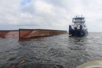 В Рыбинском водохранилище нашли тело члена экипажа перевернувшейся баржи