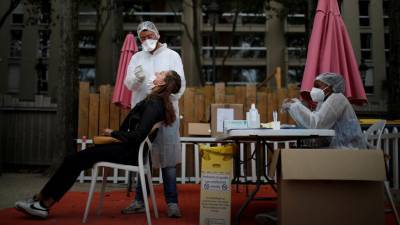 Во Франции за сутки выявлено более семи тысяч случаев коронавируса
