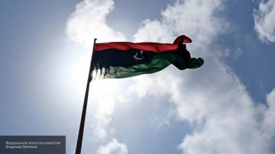 Жители ливийского города Мисурата устроили митинг возле здания совета