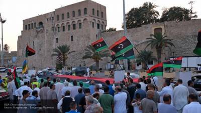Очевидец рассказал, как футбольные фанаты пришли на митинг в Триполи
