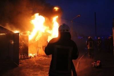 Ночью в Ивановской области горели гаражи