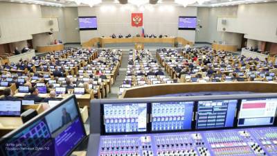 Депутат обратился в Минздрав РФ с просьбой запретить караоке до конца года