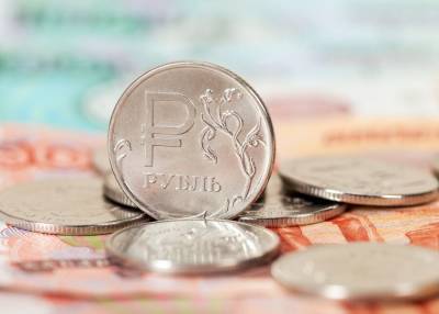 Западные аналитики сочли рубль слишком дешевым