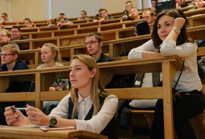К новому учебному году более 70% студентов в вузах Петербурга – иногородние