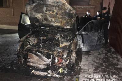 Нардепу от "Слуги народа" Леросу подожгли автомобиль. Видео
