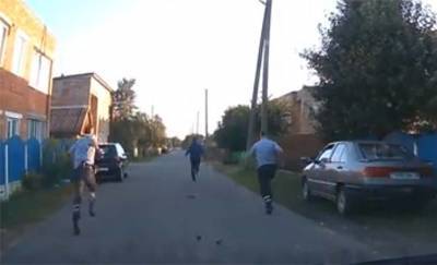 В Житковичах 21-летний бесправник устроил гонки с ГАИ, а затем бросил машину и пытался убежать — видео