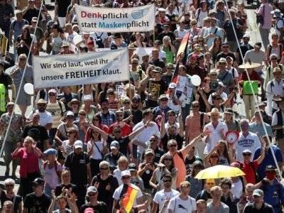 Суд в Германии одобрил проведение антикоронавирусных акций в Берлине