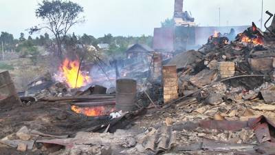 Пожар уничтожил более 10 домов в поселке в Оренбургской области