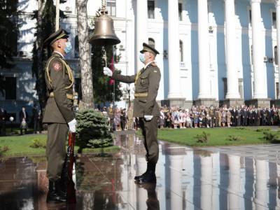 В Украине чествуют память защитников. Имена павших героев зачитывали 40 минут