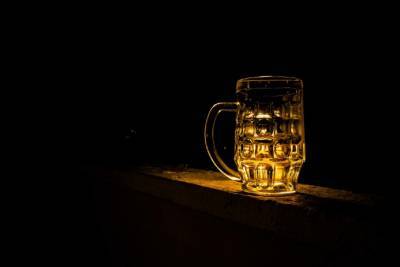 Россияне начали пить больше пива взамен крепких напитков