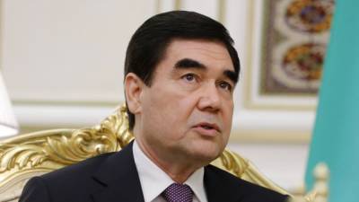 В восточной Туркмении жителей вынуждают покупать портреты президента вместе с продуктами