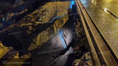 Дожди размыли мост в Санкт-Петербурге
