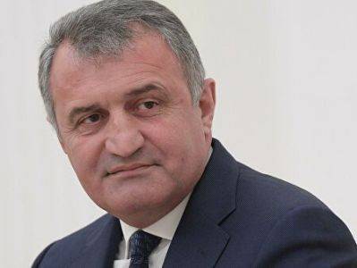 Президент Южной Осетии отправил в отставку правительство
