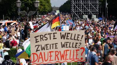 Берлинская полиция предложила ковид-диссидентам мирно разойтись