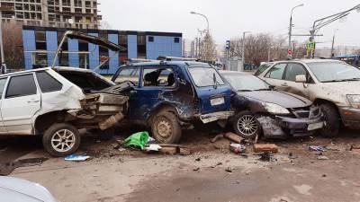 В Тюмени мужчина разбил семь машин