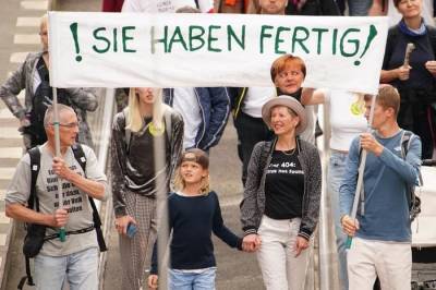 В Берлине 18 тысяч человек протестовали против карантина