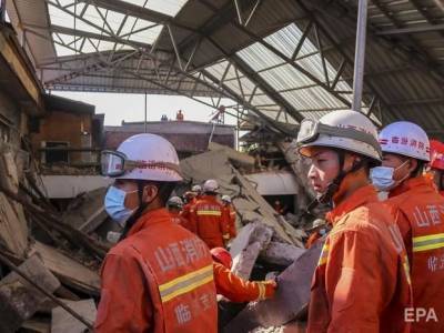 В Китае обрушился ресторан, погибли по меньшей мере 13 человек