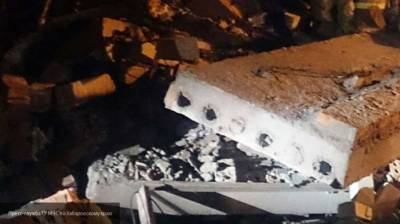 Спасатели нашли под завалами китайского отеля тела 13 человек