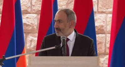 "Смотрим в будущее, не забывая прошлого": Пашинян на церемонии награждения в Карабахе