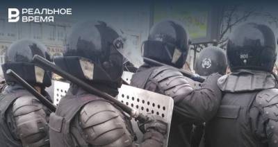 У российского посольства в Берлине произошли столкновения с полицией
