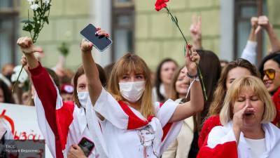Журналисты ФАН нашли причину женских маршей в Белоруссии