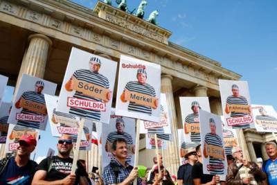 Более двухсот «ковид-диссидентов» задержаны на акциях протеста в Берлине