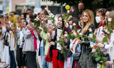 В Минске более 5 тысяч женщин вышли на марш солидарности