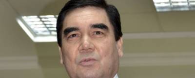 В магазинах Туркменистана власти заставляют покупать фото президента