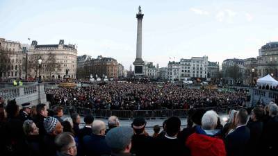 В центре Лондона собрались тысячи протестующих против ограничений по COVID-19