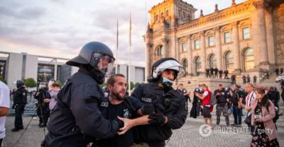 Берлин охватили протесты против COVID-ограничений: более 300 задержанных. Фото и видео | Мир | OBOZREVATEL