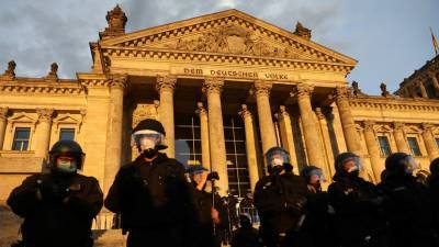 Власти Берлина уточнили число задержанных на акции протеста