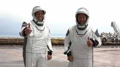 Илон Маск - Роберт Бенкен - Херли Даглас - Крис Кэссиди - Американские астронавты Crew Dragon назвали суперкомандой экипаж МКС - iz.ru - США - Техас - Израиль