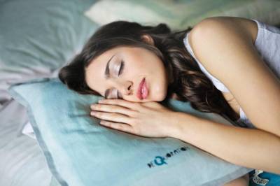 Ученые выяснили, как ночной сон влияет на развитие слабоумия