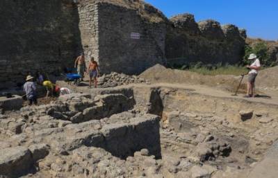 Украинские археологи раскопали под Одессой улицу античного города Тира