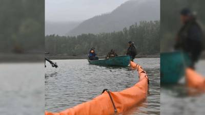 Одна из крупнейших рек Приамурья оказалась загрязнена нефтепродуктами